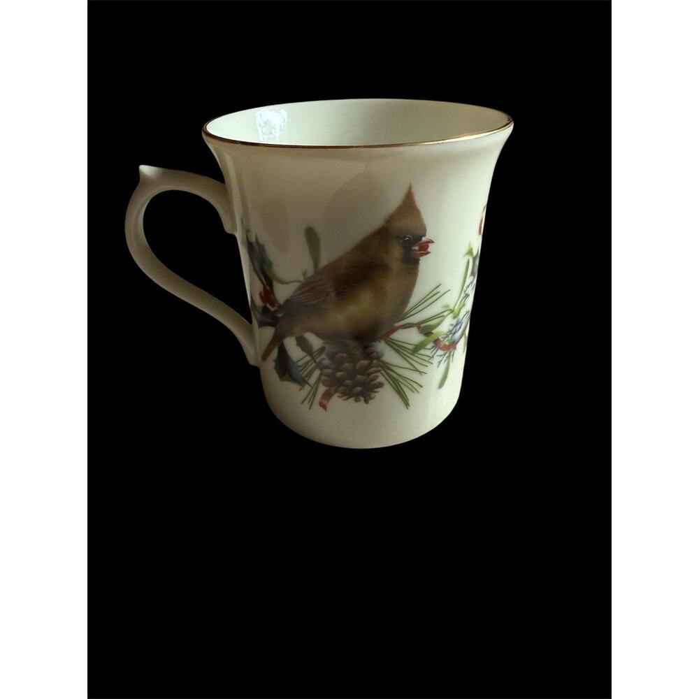 NEW Lenox Winter Greetings Mug Cardinals By Catherine McClung 24k Fine Porcelain